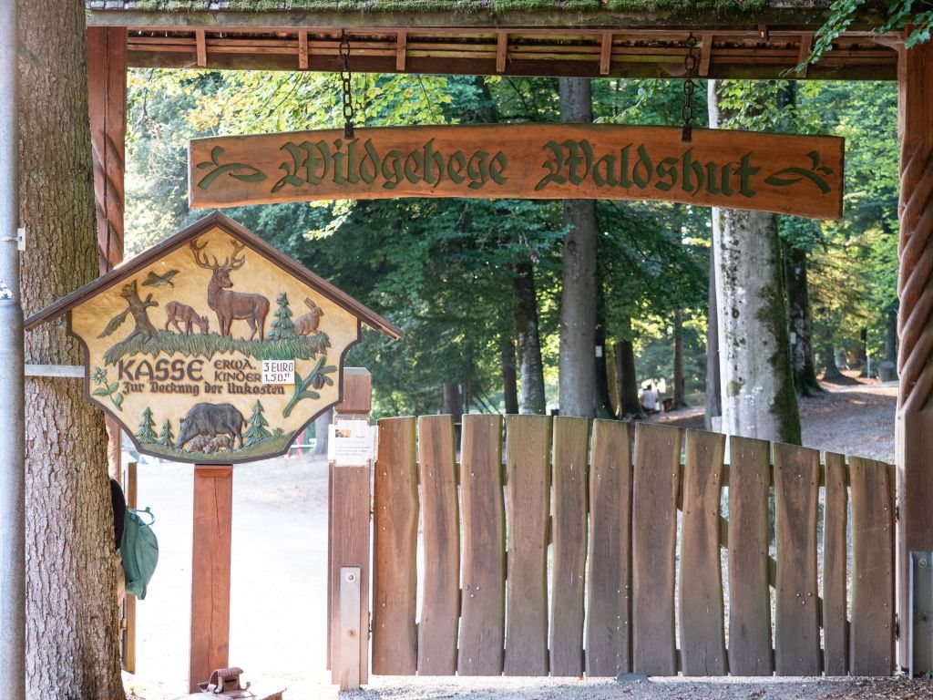 Eingangstor des Wildgeheges Waldshut